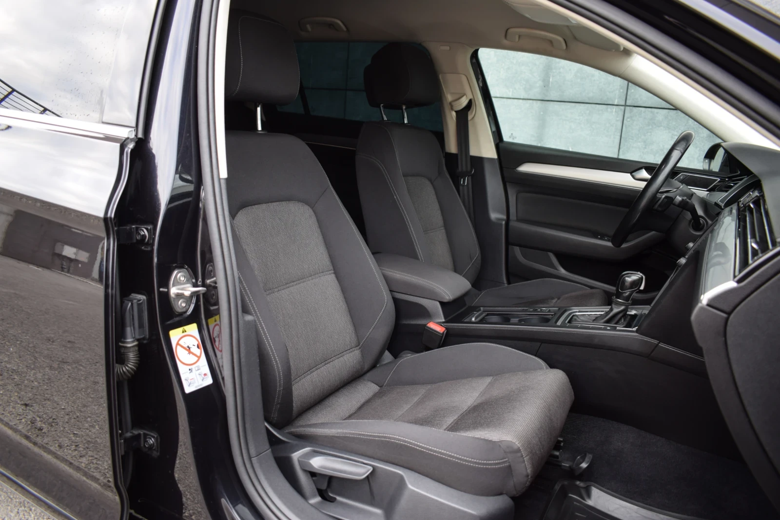 VW Passat 2.0 TDI, снимка 15 - Автомобили и джипове - 56585474