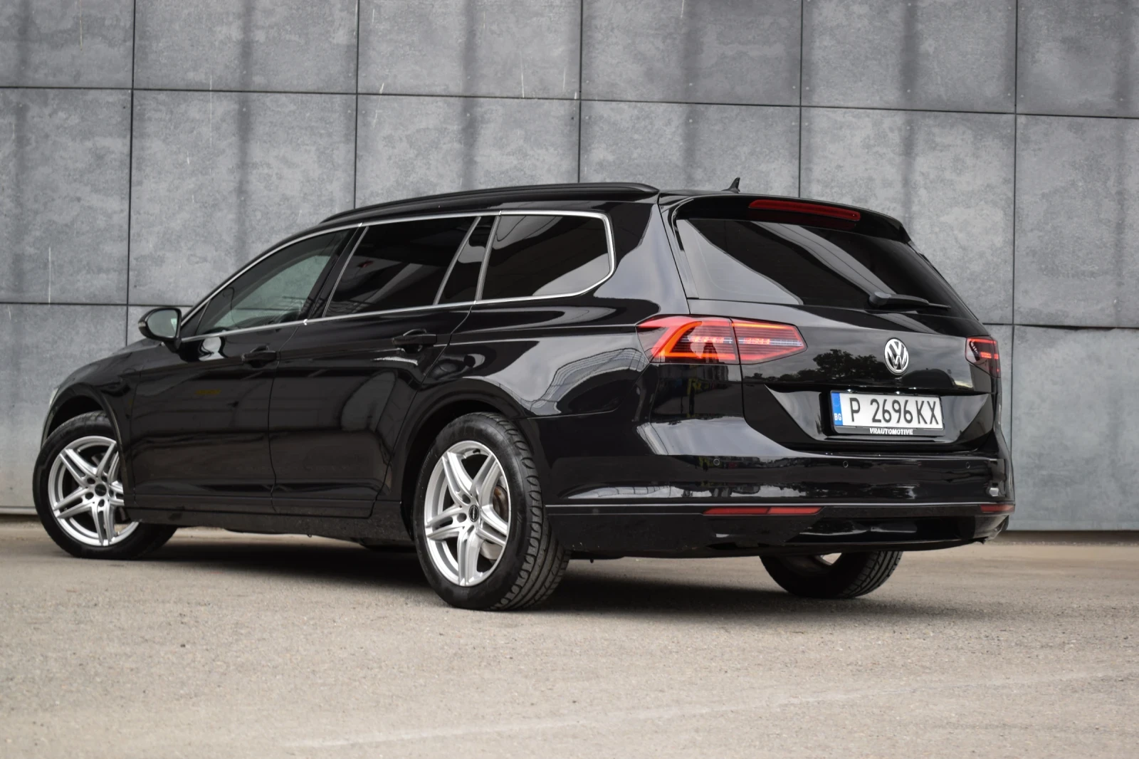 VW Passat 2.0 TDI, снимка 6 - Автомобили и джипове - 56585474