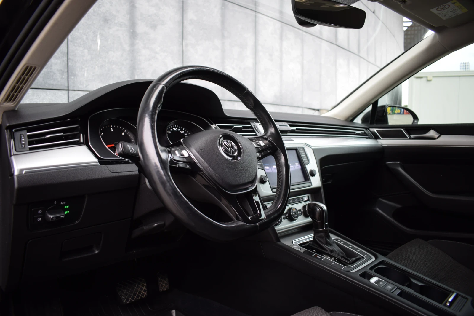 VW Passat 2.0 TDI, снимка 8 - Автомобили и джипове - 56585474