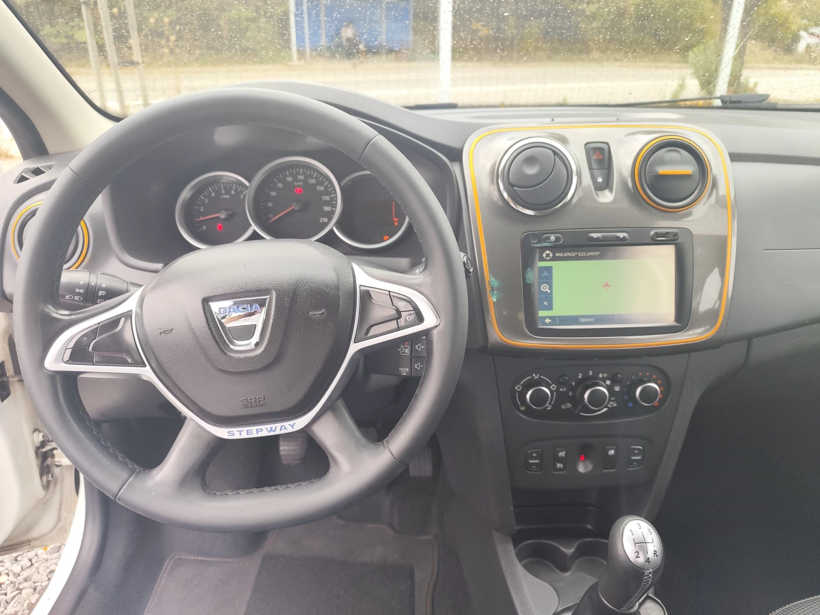 Dacia Logan 1.5DCi* STEPWAY* LED* KLIMA* EURO-6B* , снимка 9 - Автомобили и джипове - 56633256