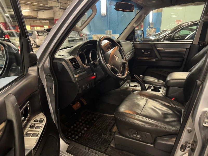 Mitsubishi Pajero, снимка 6 - Автомобили и джипове - 49261544