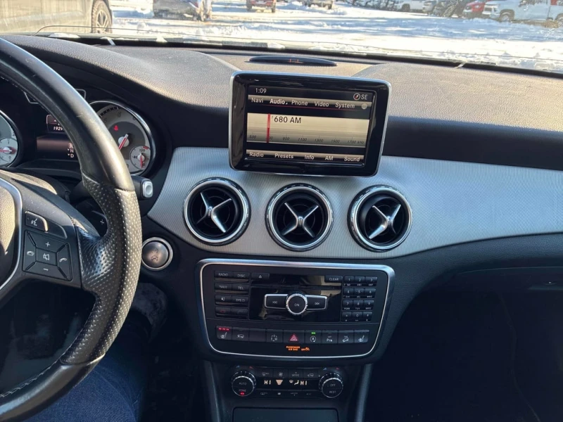 Mercedes-Benz GLA 250 2015 4МАТIC * БЕЗ ПЪРВОНАЧАЛНА ВНОСКА* , снимка 9 - Автомобили и джипове - 52870077