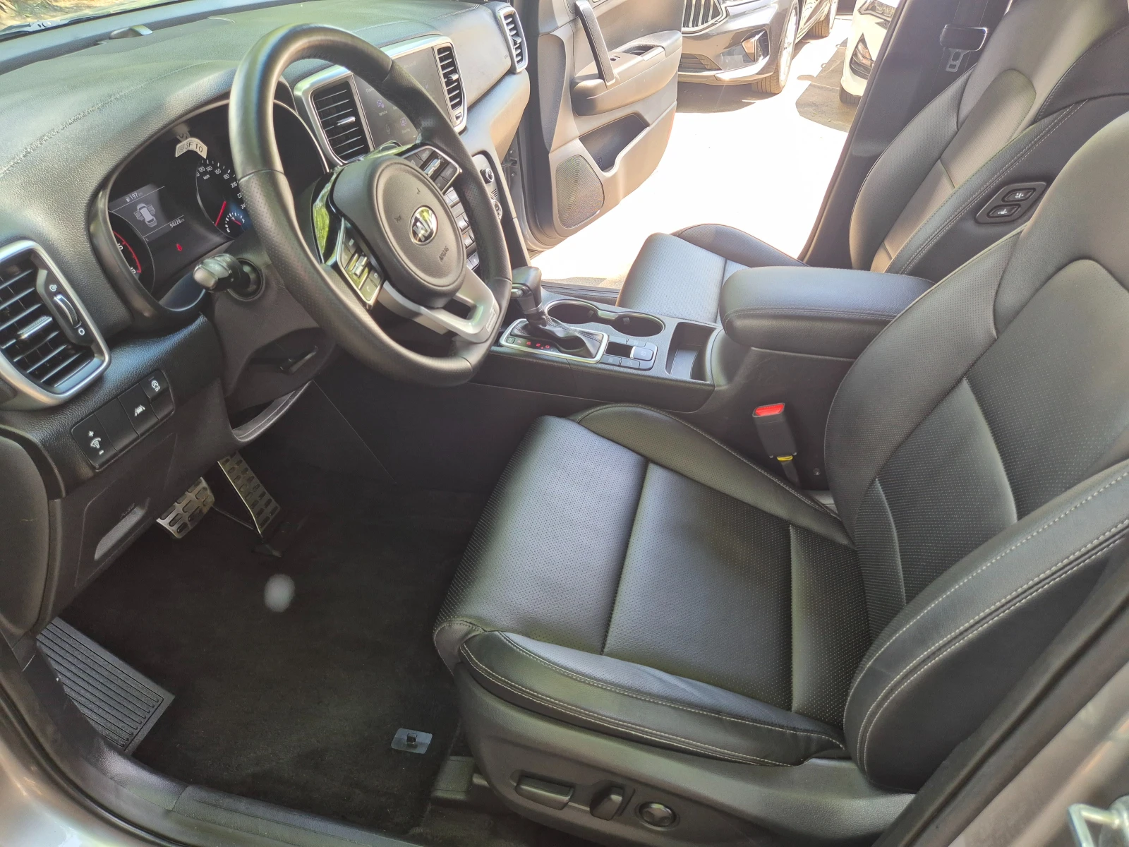 Kia Sportage 2.0 cm3 CRDI 4x2 - изображение 5