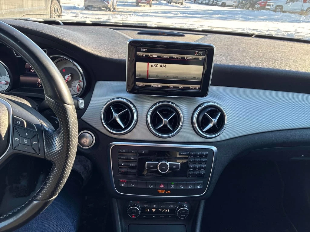 Mercedes-Benz GLA 250 2015 4МАТIC * БЕЗ ПЪРВОНАЧАЛНА ВНОСКА*  - изображение 9