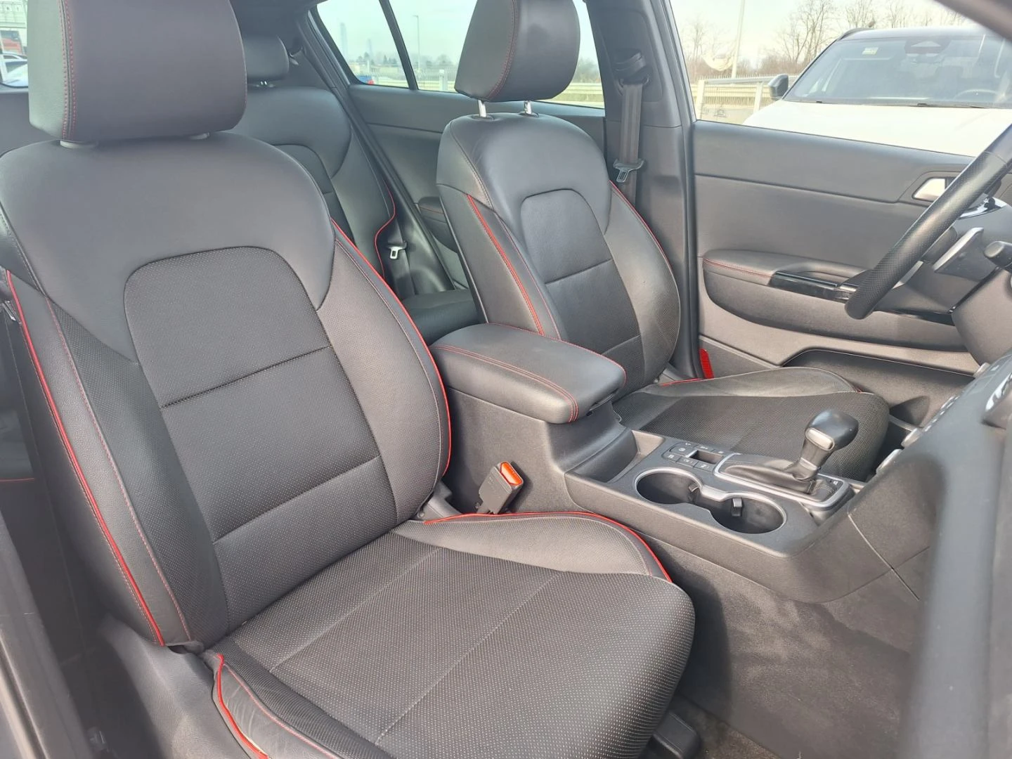 Kia Sportage 2.0 CRDi / 185 к.с. / DCT-8 / AWD/GT LINE, снимка 10 - Автомобили и джипове - 52873042