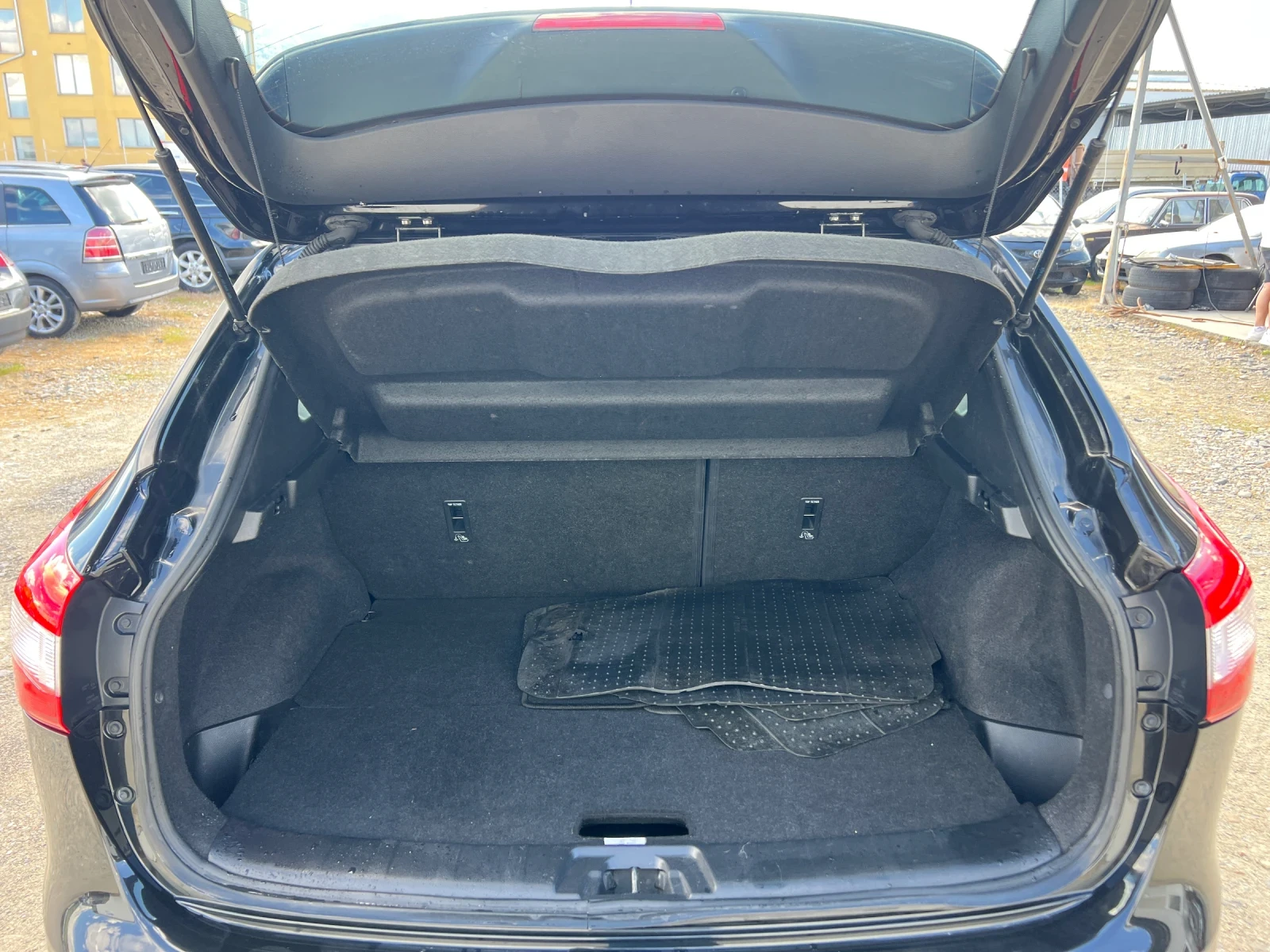 Nissan Qashqai 1.5dci-116�.�/ �����-����/������/ ���������/������ | Mobile.bg � ����������� 9