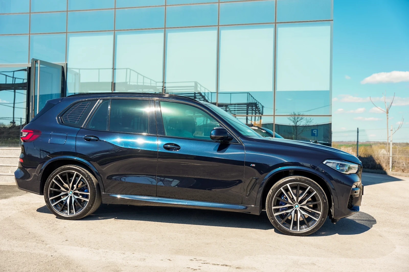 BMW X5 xDrive40d M Sport | 2022 | FULL | ТОП СЪСТОЯНИЕ, снимка 3 - Автомобили и джипове - 53405912