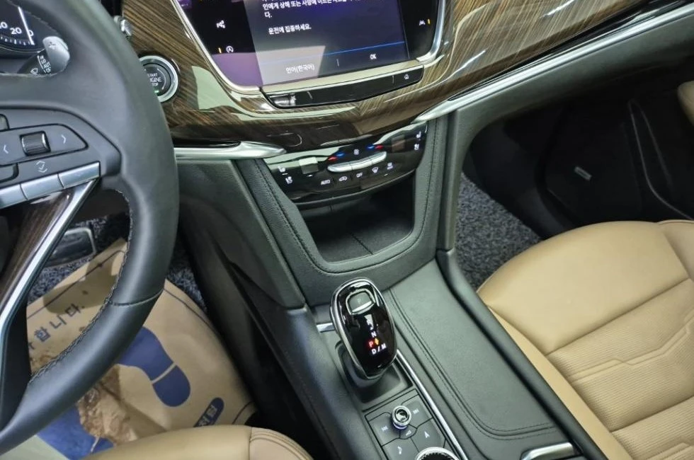 Cadillac XT6 3.6 Premium AWD, снимка 8 - Автомобили и джипове - 55058926