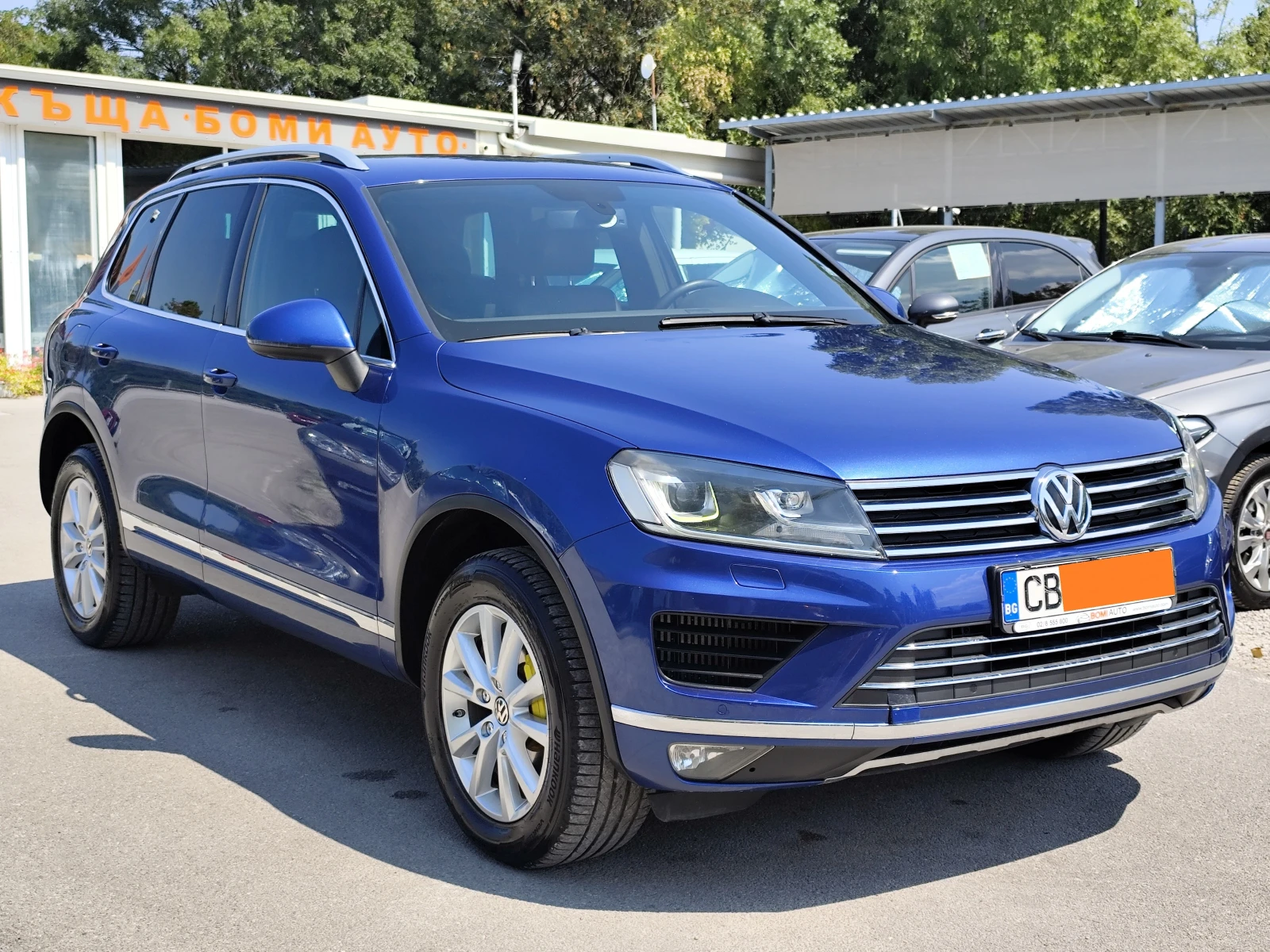 VW Touareg 3.0IDi* 4X4* AВТОМАТИК* LED* NAVI* ПОДГРЕВ* , снимка 3 - Автомобили и джипове - 55750836