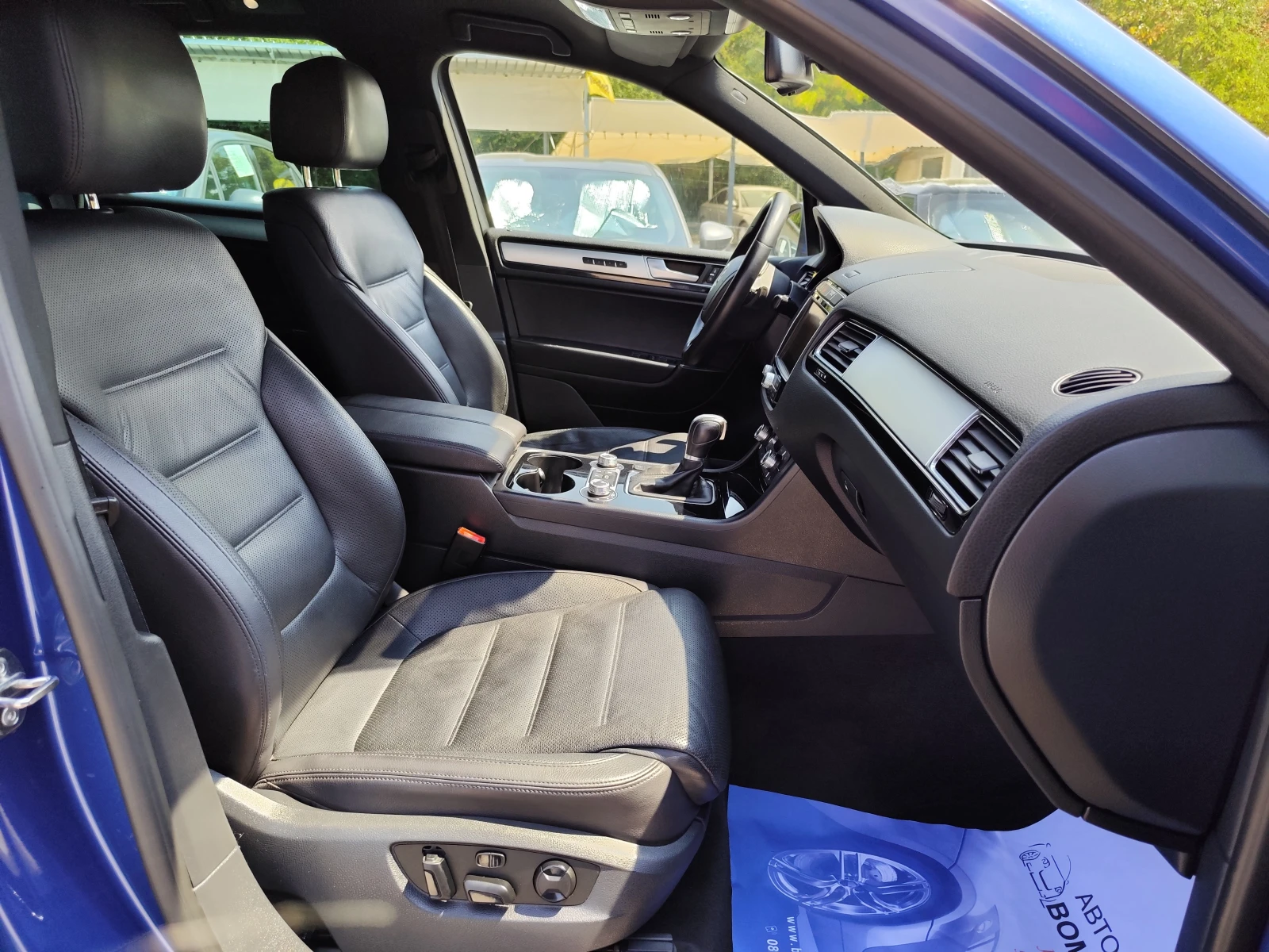 VW Touareg 3.0IDi* 4X4* AВТОМАТИК* LED* NAVI* ПОДГРЕВ* , снимка 14 - Автомобили и джипове - 55750836