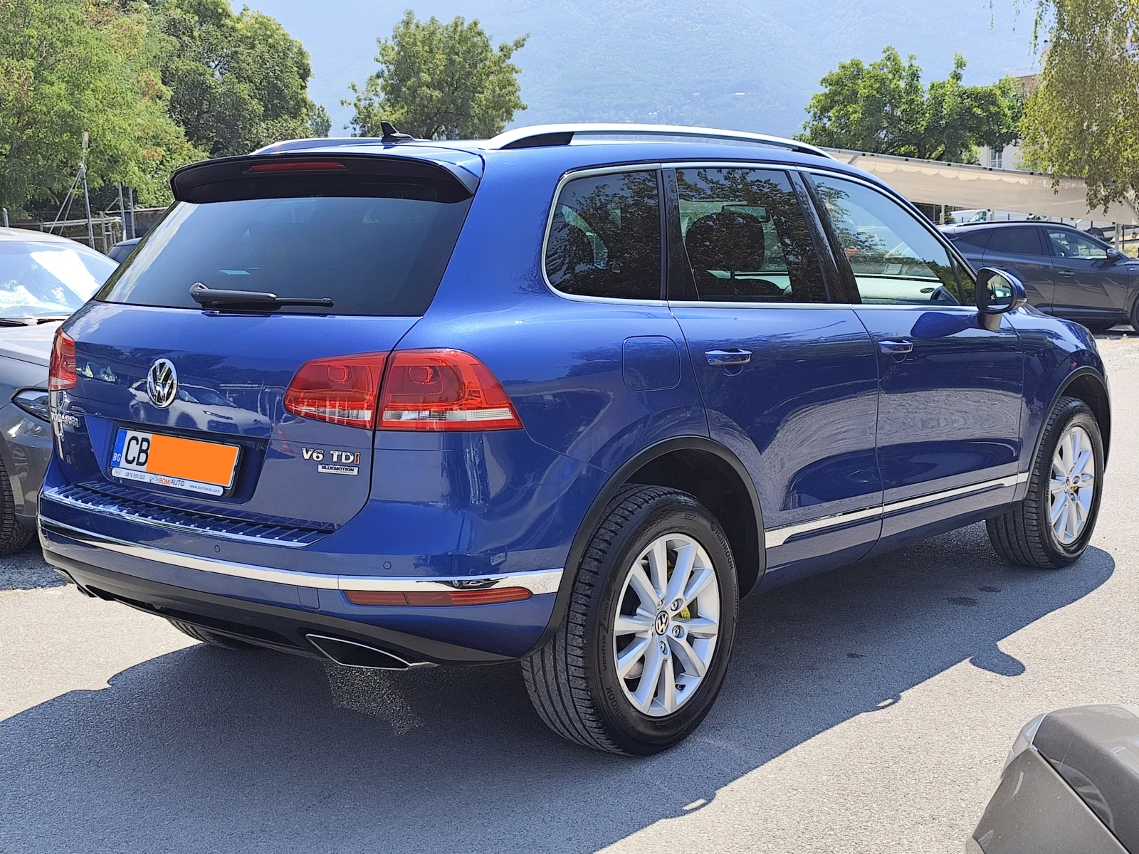 VW Touareg 3.0IDi* 4X4* AВТОМАТИК* LED* NAVI* ПОДГРЕВ* , снимка 4 - Автомобили и джипове - 55750836