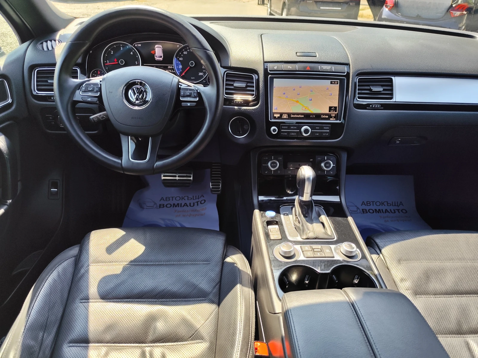 VW Touareg 3.0IDi* 4X4* AВТОМАТИК* LED* NAVI* ПОДГРЕВ* , снимка 8 - Автомобили и джипове - 55750836