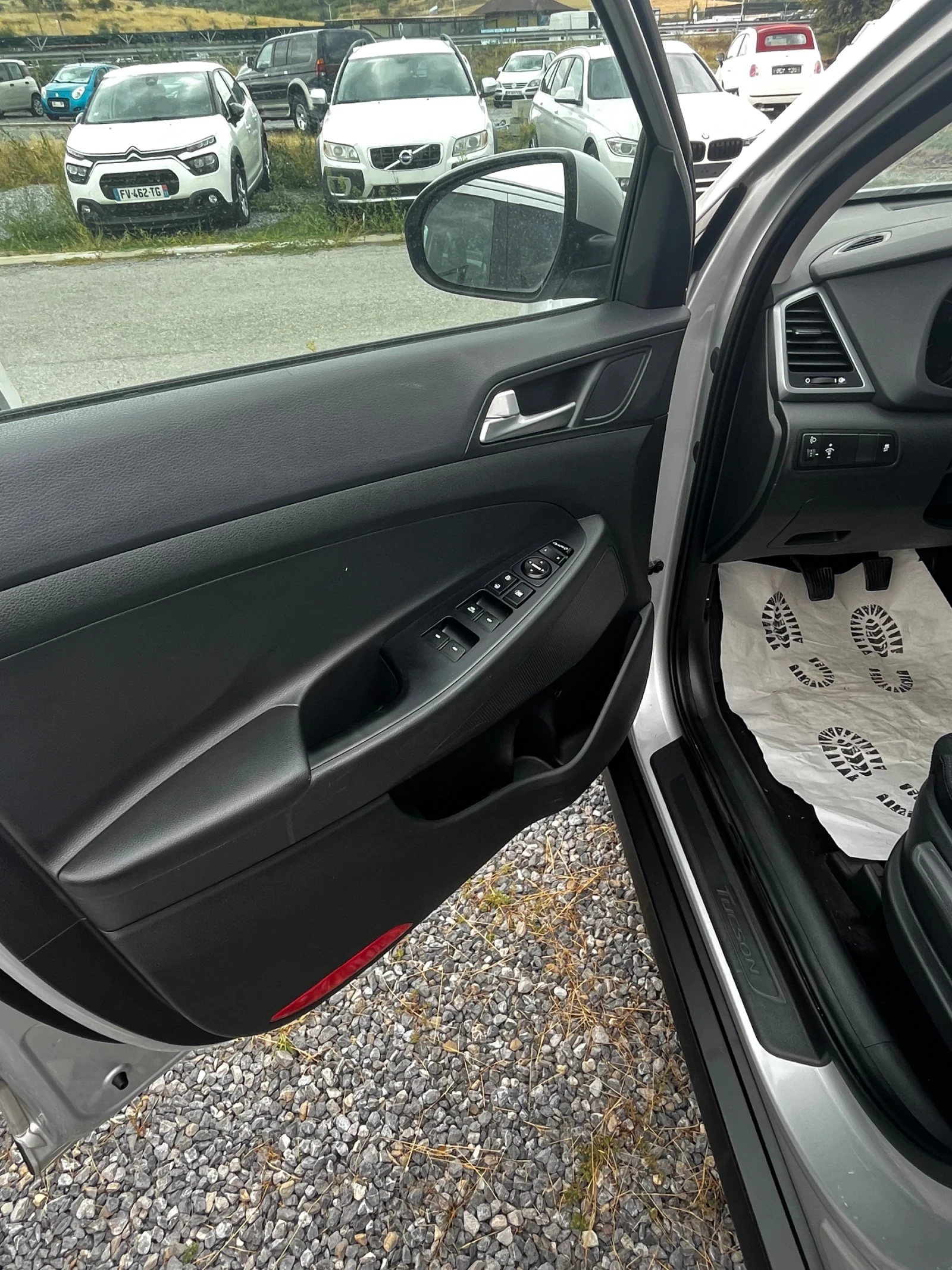 Hyundai Tucson 1.7CRDI. 2015г., снимка 8 - Автомобили и джипове - 56205783