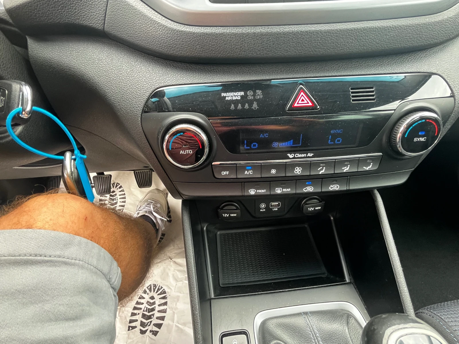 Hyundai Tucson 1.7CRDI. 2015г., снимка 12 - Автомобили и джипове - 56205783