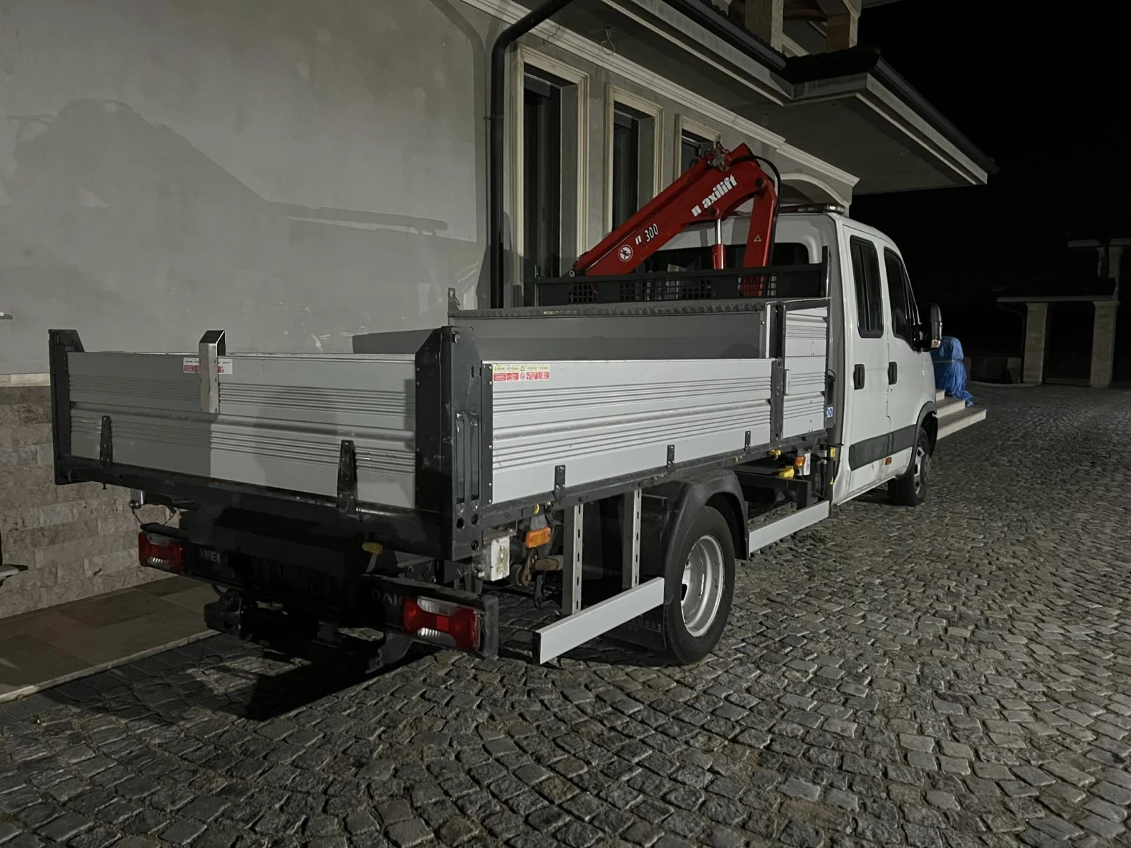 Iveco Daily 40C15 ТРОЕН САМОСВАЛ С КРАН - изображение 7