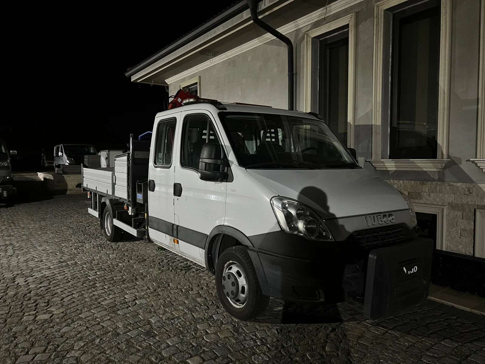 Iveco Daily 40C15 ТРОЕН САМОСВАЛ С КРАН - изображение 6