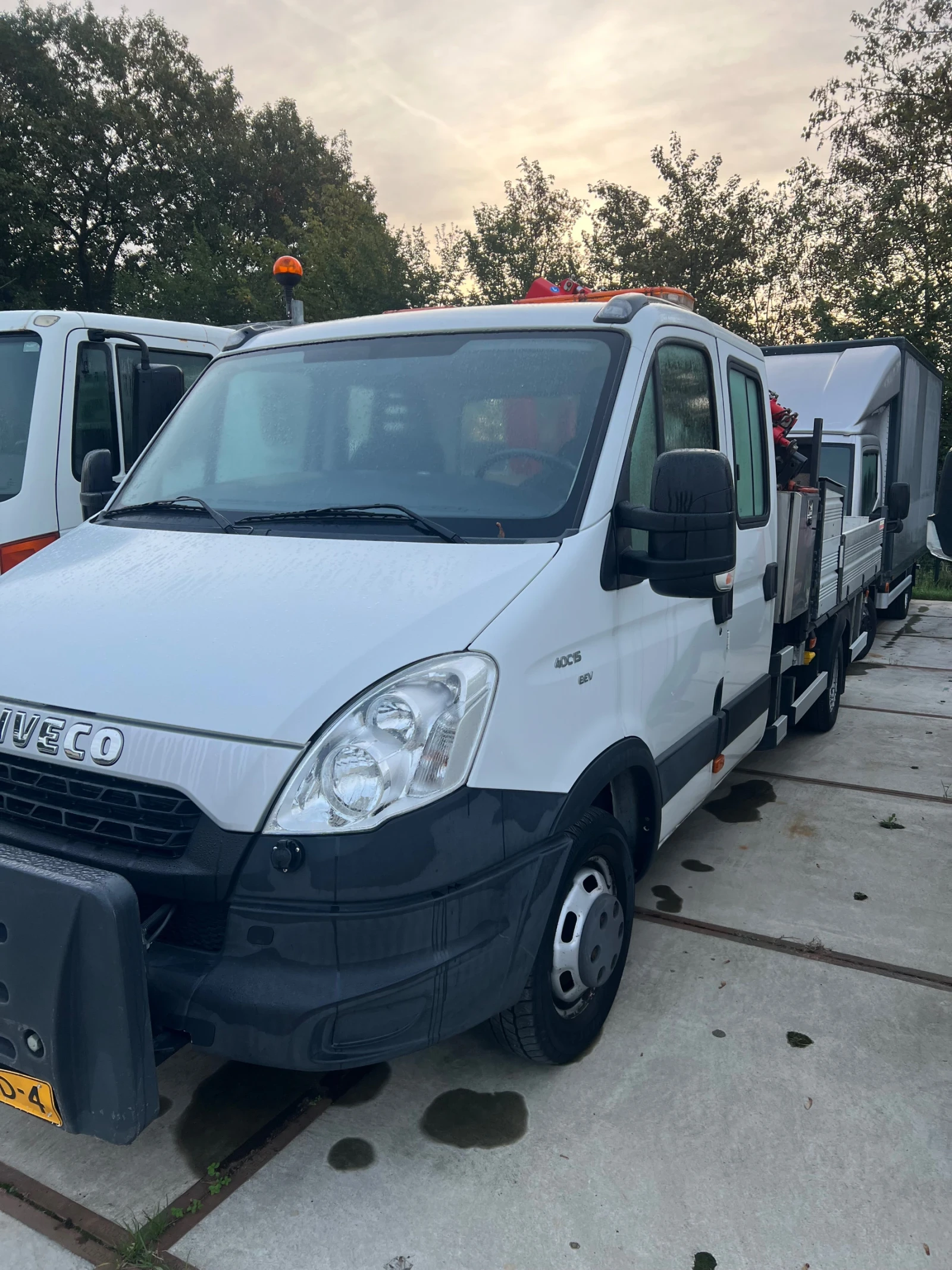 Iveco Daily 40C15 ТРОЕН САМОСВАЛ С КРАН - изображение 4