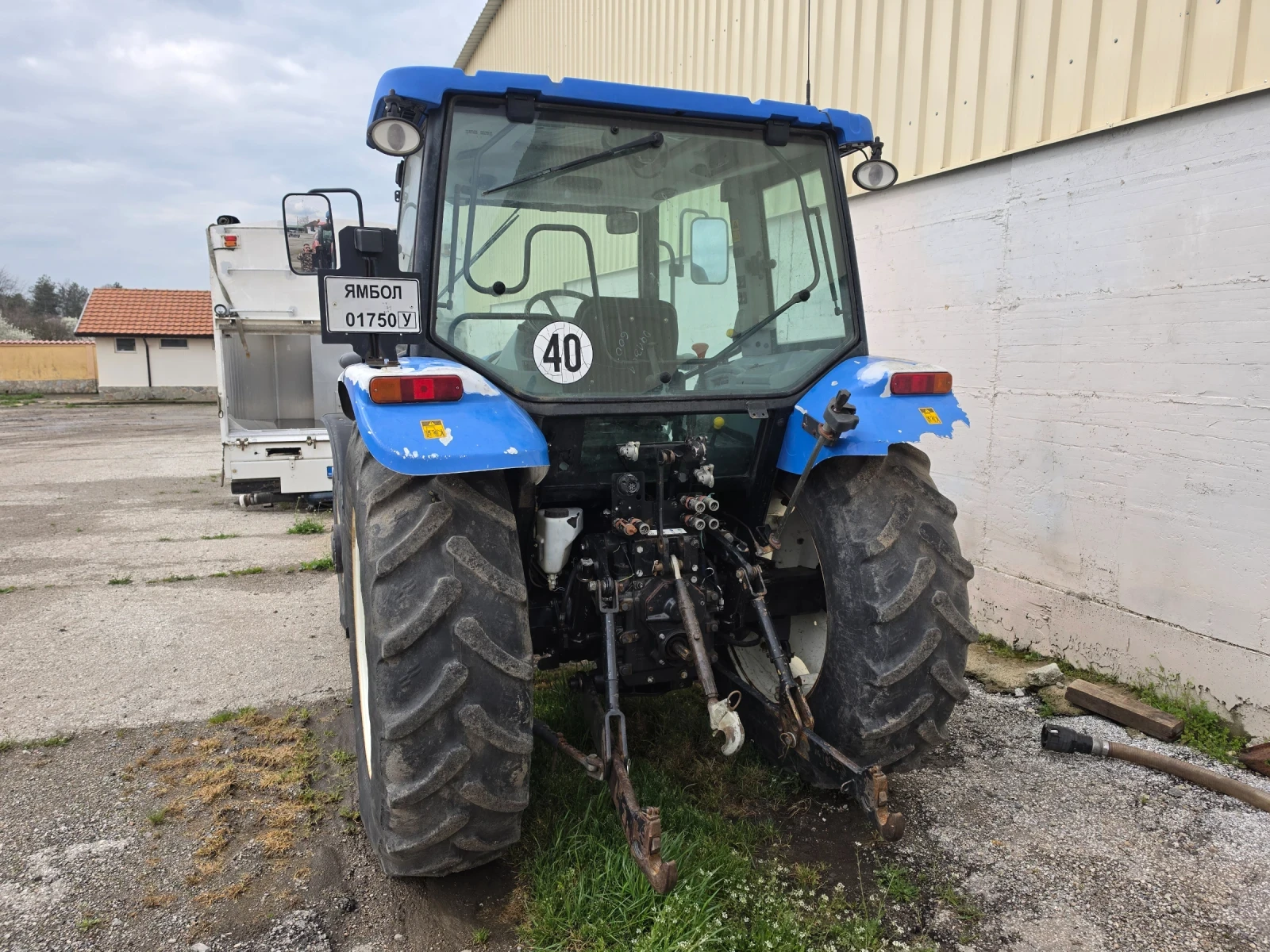 Трактор New Holland T5060, снимка 3 - Селскостопанска техника - 54680950