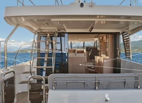 Моторна яхта Beneteau Swift Trawler 48, снимка 2