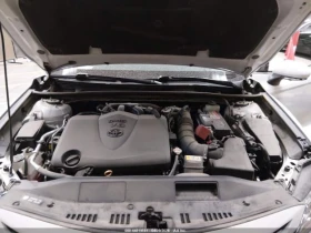 Toyota Camry XSE V6, снимка 16