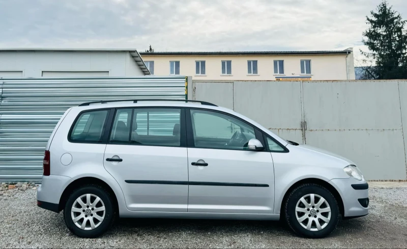 VW Touran 1900 ТДИ* АВТОМАТ , снимка 4 - Автомобили и джипове - 48820108