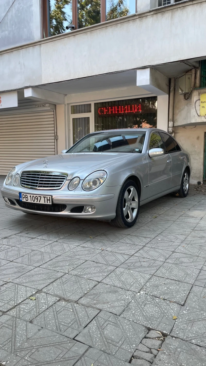 Mercedes-Benz E 320, снимка 1 - Автомобили и джипове - 48969163