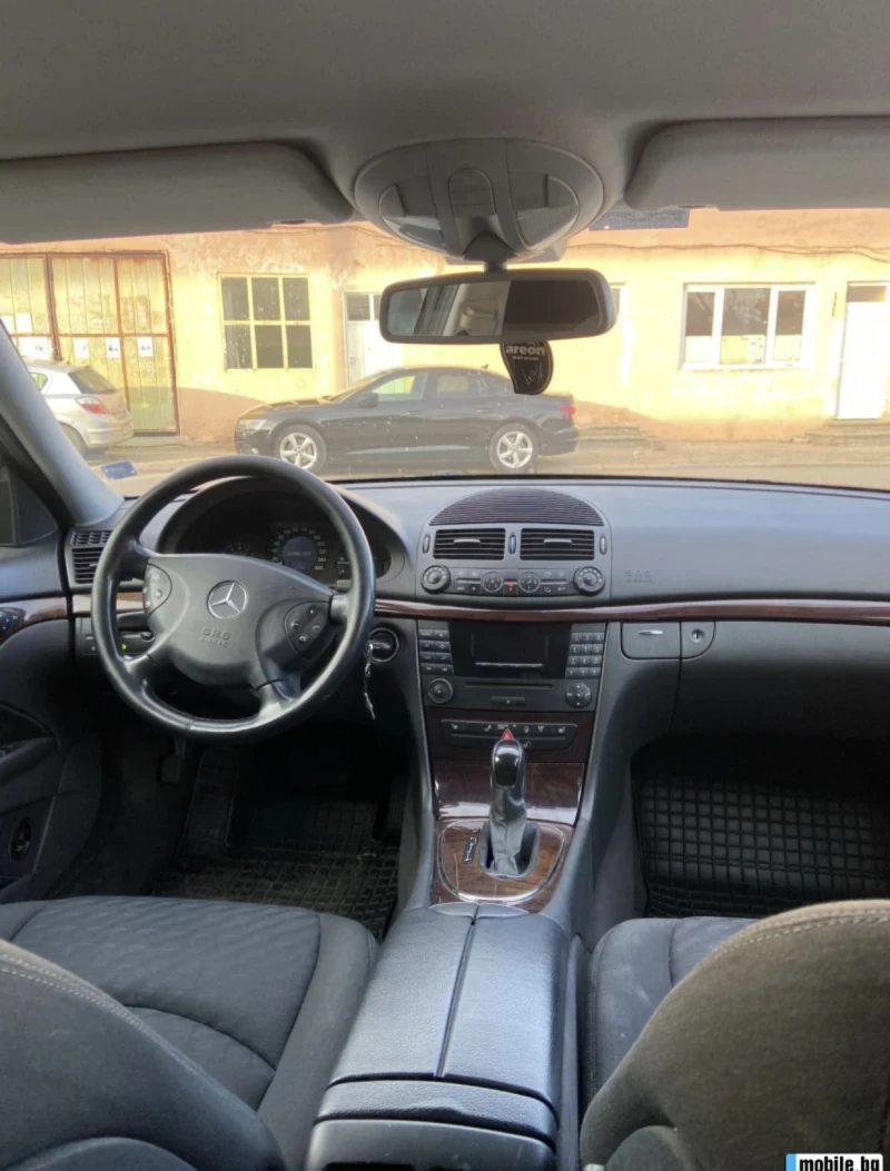 Mercedes-Benz E 320, снимка 6 - Автомобили и джипове - 48969163