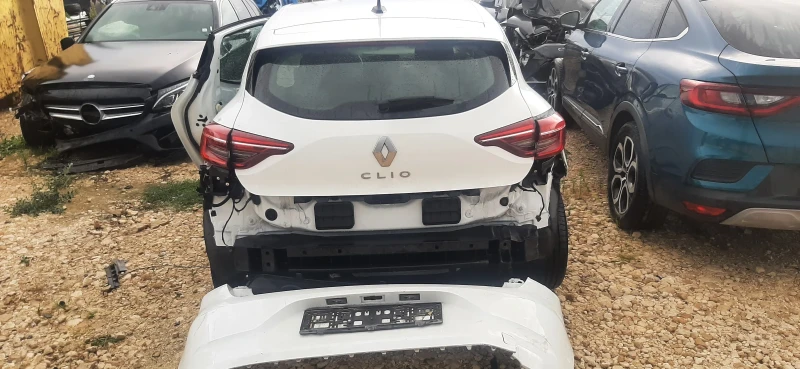 Renault Clio 1.0 i, снимка 4 - Автомобили и джипове - 51761382
