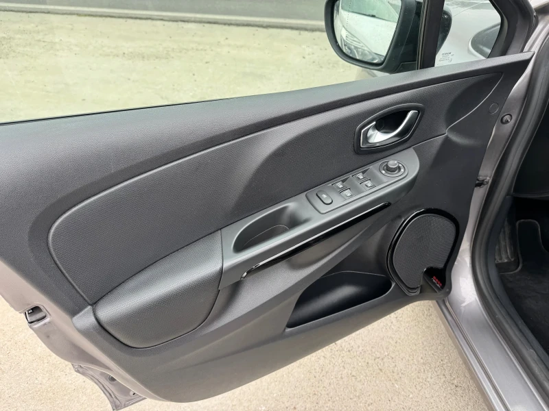 Renault Clio 1.5 dci evro 6 Avtomatik , снимка 8 - Автомобили и джипове - 52086036