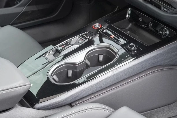 Audi A6 TDI Quattro = S-line = Tech Pro Гаранция, снимка 7 - Автомобили и джипове - 54970342