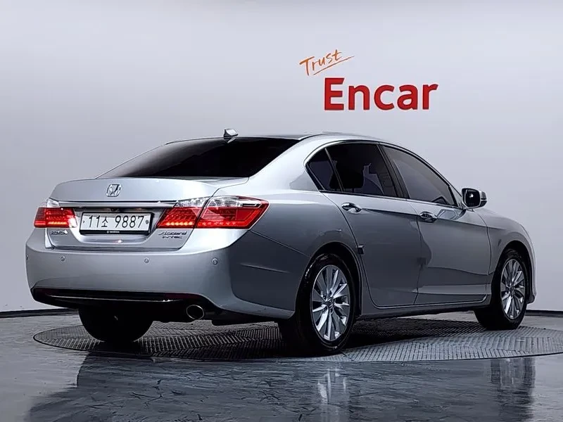 Honda Accord 2.4 - САМО 30% АВАНС, снимка 3 - Автомобили и джипове - 56220010