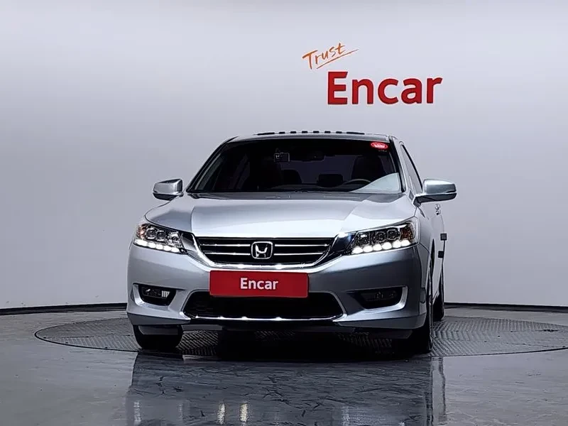 Honda Accord 2.4 - САМО 30% АВАНС, снимка 6 - Автомобили и джипове - 56220010