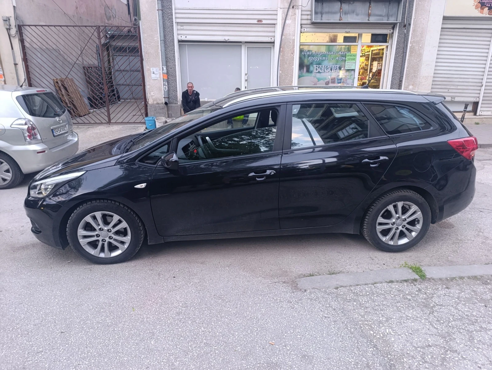 Kia Ceed 1, 6 crdi - изображение 9