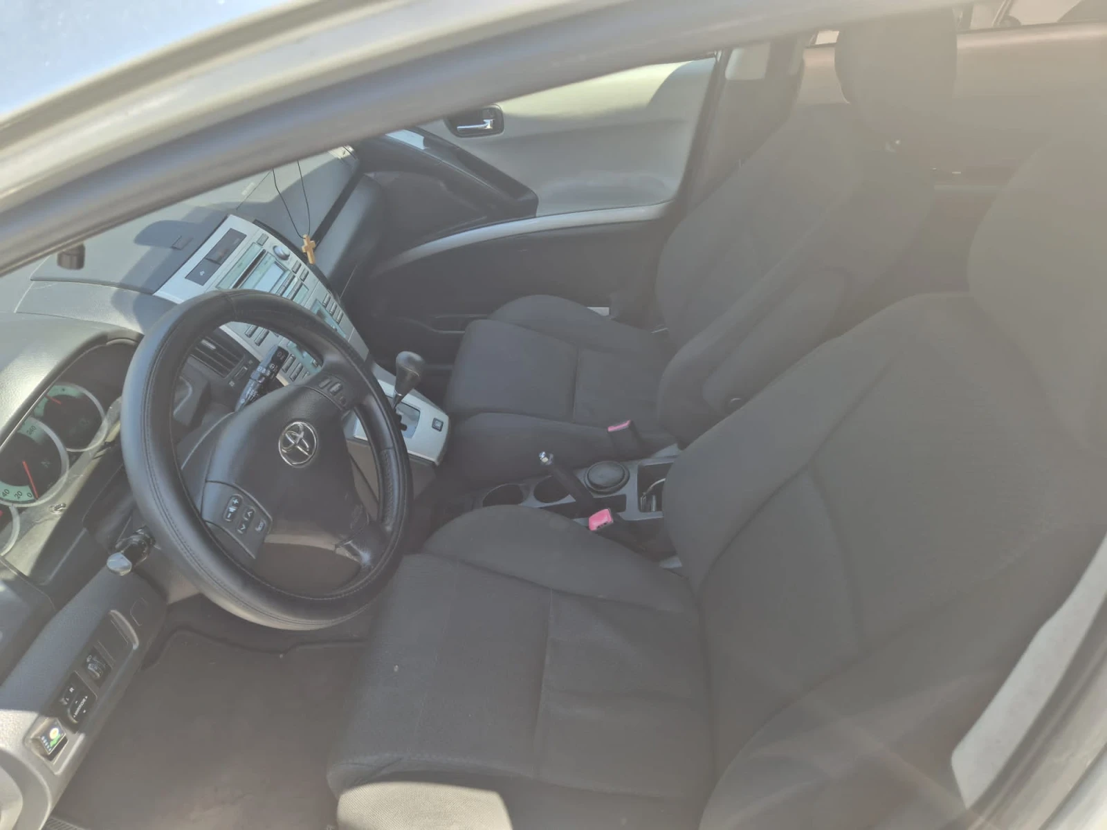 Toyota Corolla verso 1.8vvti с LPG - изображение 2