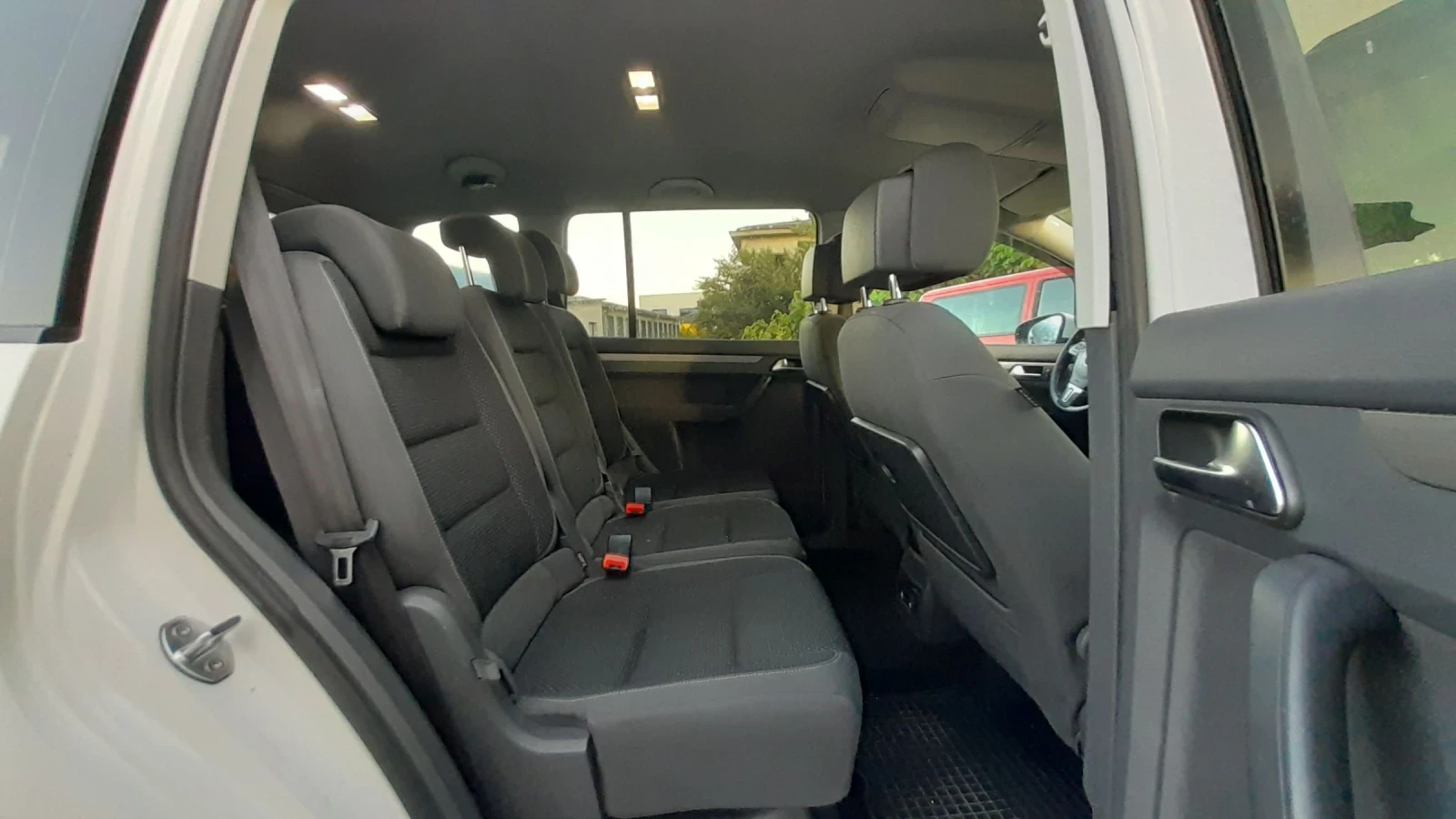 VW Touran 2.0TDI 140kc DSG 6 ck  - изображение 9