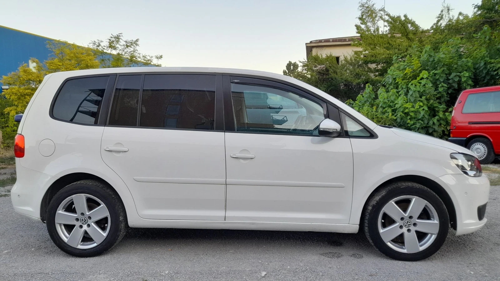 VW Touran 2.0TDI 140kc DSG 6 ck  - изображение 3