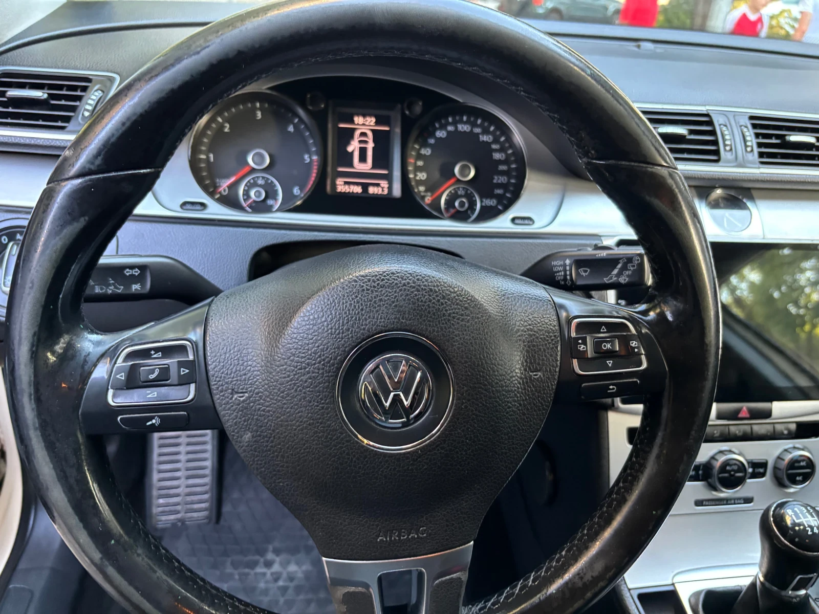 VW Passat 1.6 TDI - изображение 9
