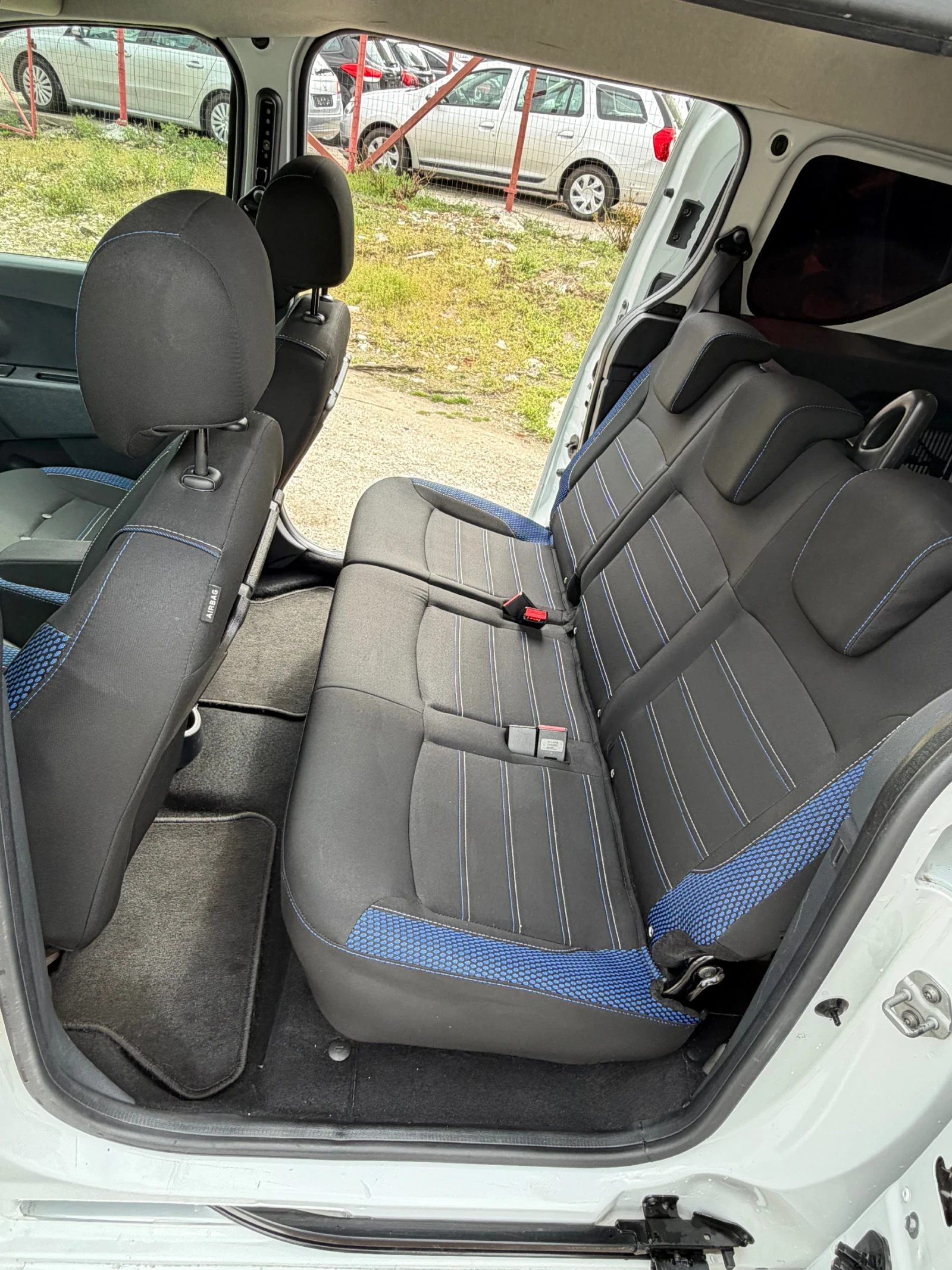 Dacia Dokker, снимка 16 - Автомобили и джипове - 54058915