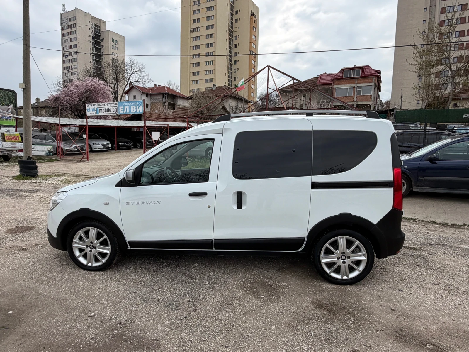 Dacia Dokker, снимка 6 - Автомобили и джипове - 54058915