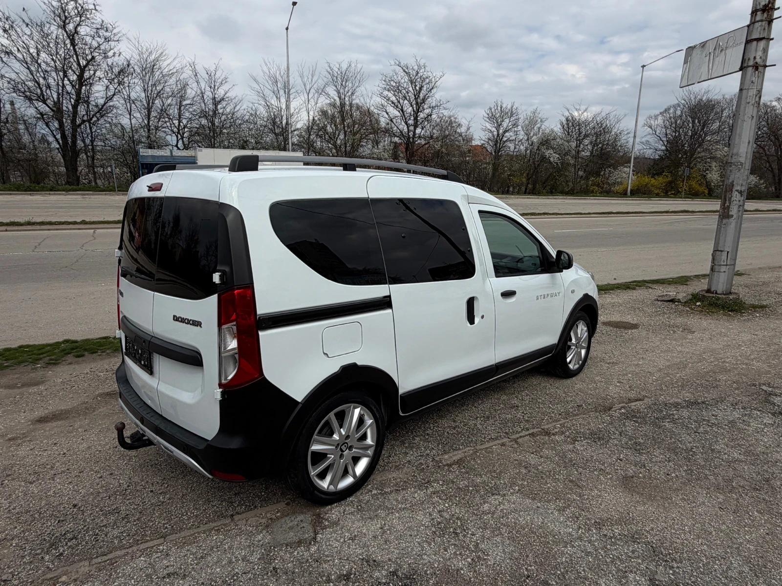 Dacia Dokker, снимка 3 - Автомобили и джипове - 54058915