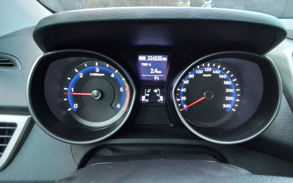 Hyundai I30 1.6 CRDi-NAVI, снимка 8 - Автомобили и джипове - 54587577