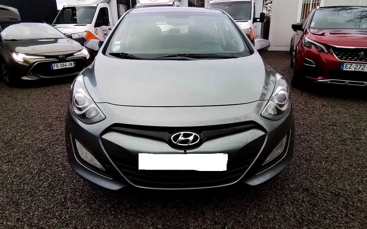 Hyundai I30 1.6 CRDi-NAVI, снимка 17 - Автомобили и джипове - 54587577