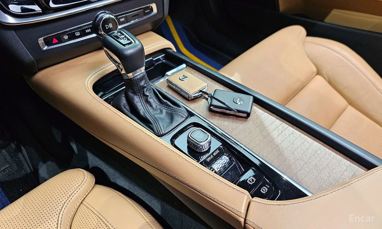 Volvo S90 * INSCRIPT* HEADUP* ОБДУХВАНЕ* 360* КАМЕРИ* , снимка 10 - Автомобили и джипове - 54478728