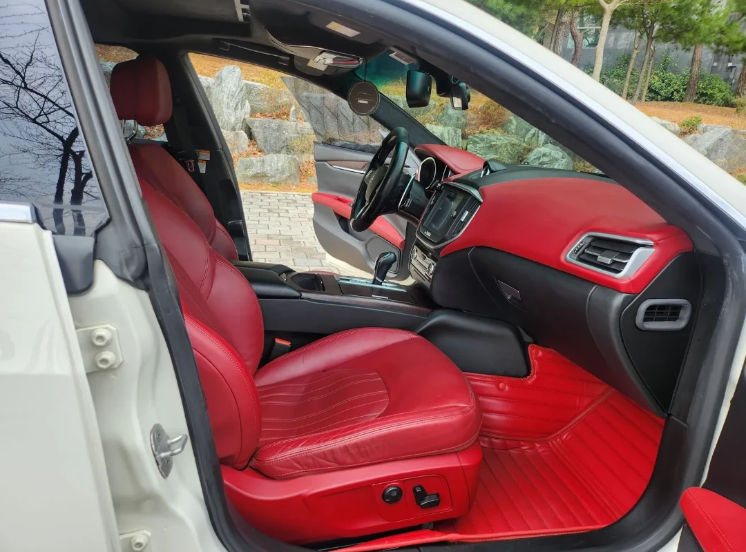 Maserati Ghibli, снимка 14 - Автомобили и джипове - 54762738