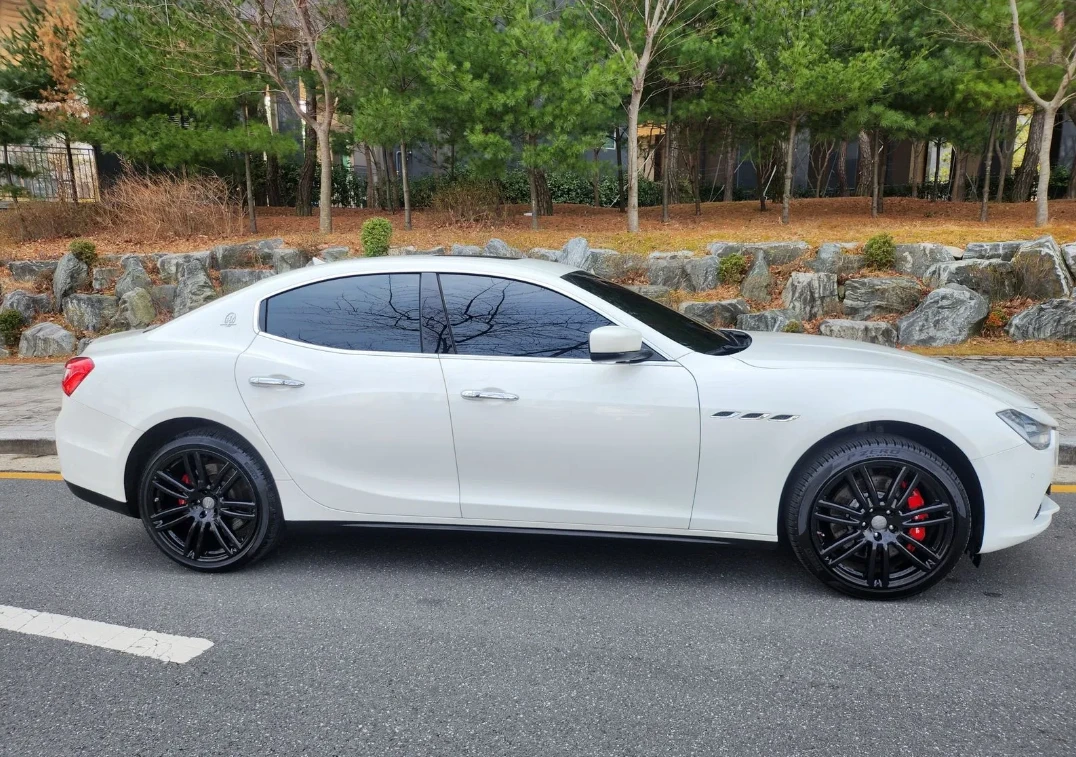 Maserati Ghibli, снимка 4 - Автомобили и джипове - 54762738