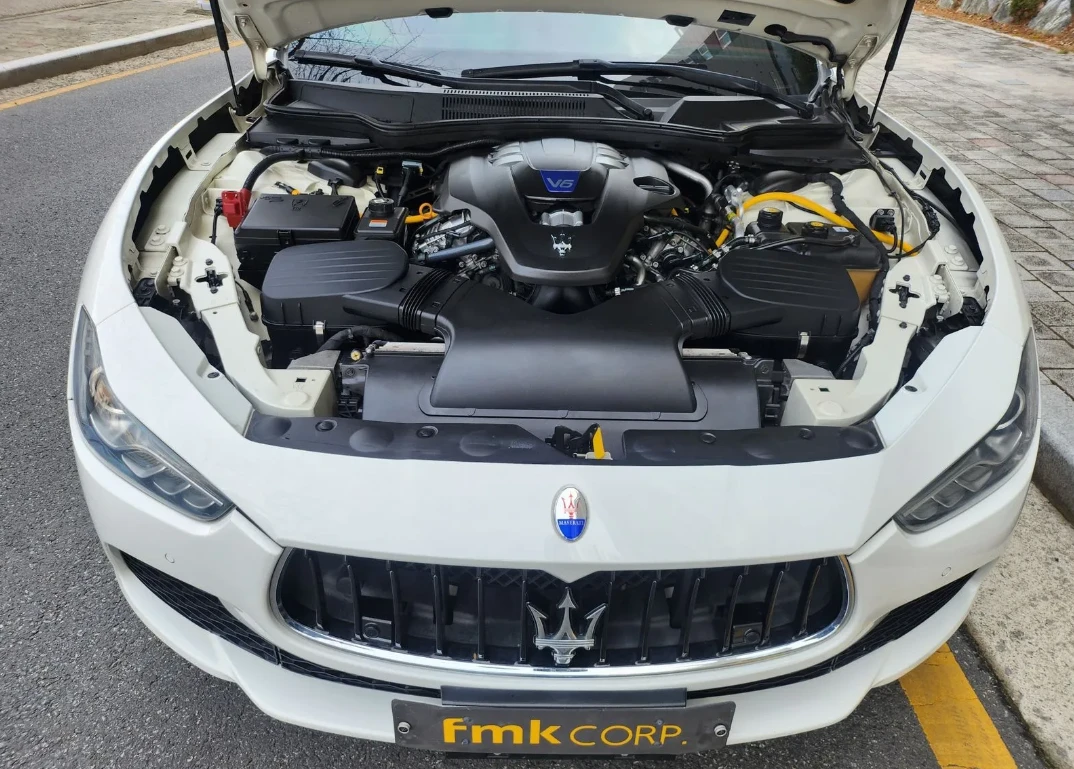 Maserati Ghibli, снимка 8 - Автомобили и джипове - 54762738