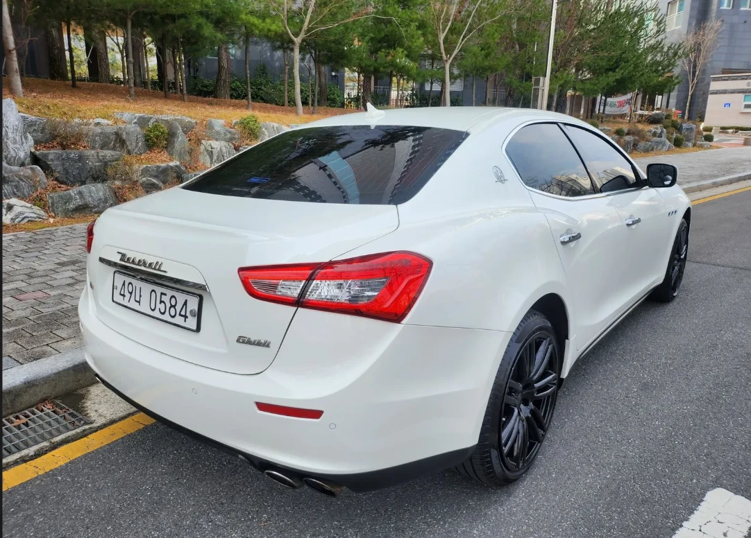 Maserati Ghibli, снимка 7 - Автомобили и джипове - 54762738