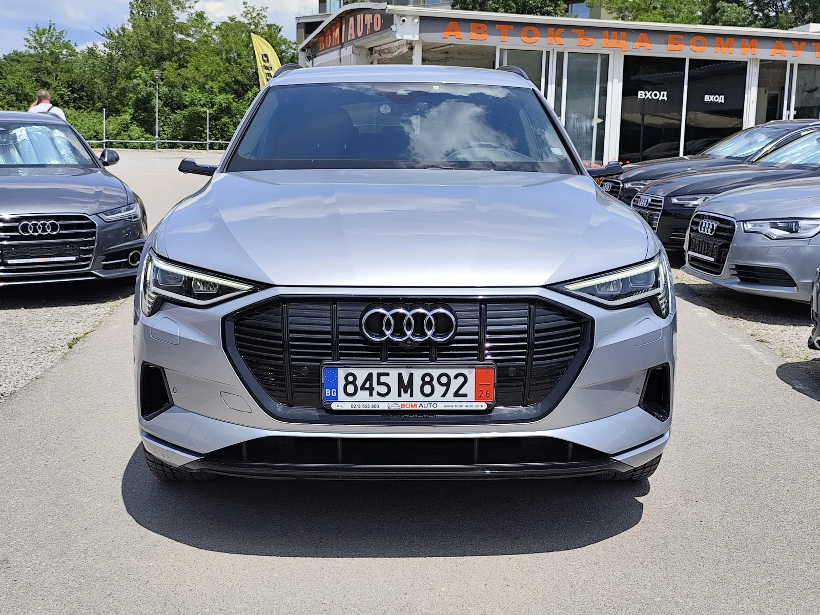 Audi E-Tron 55* CAMERA 360* QUATTRO* NAVI* ABTOMAT* S-LINE, снимка 2 - Автомобили и джипове - 54820624