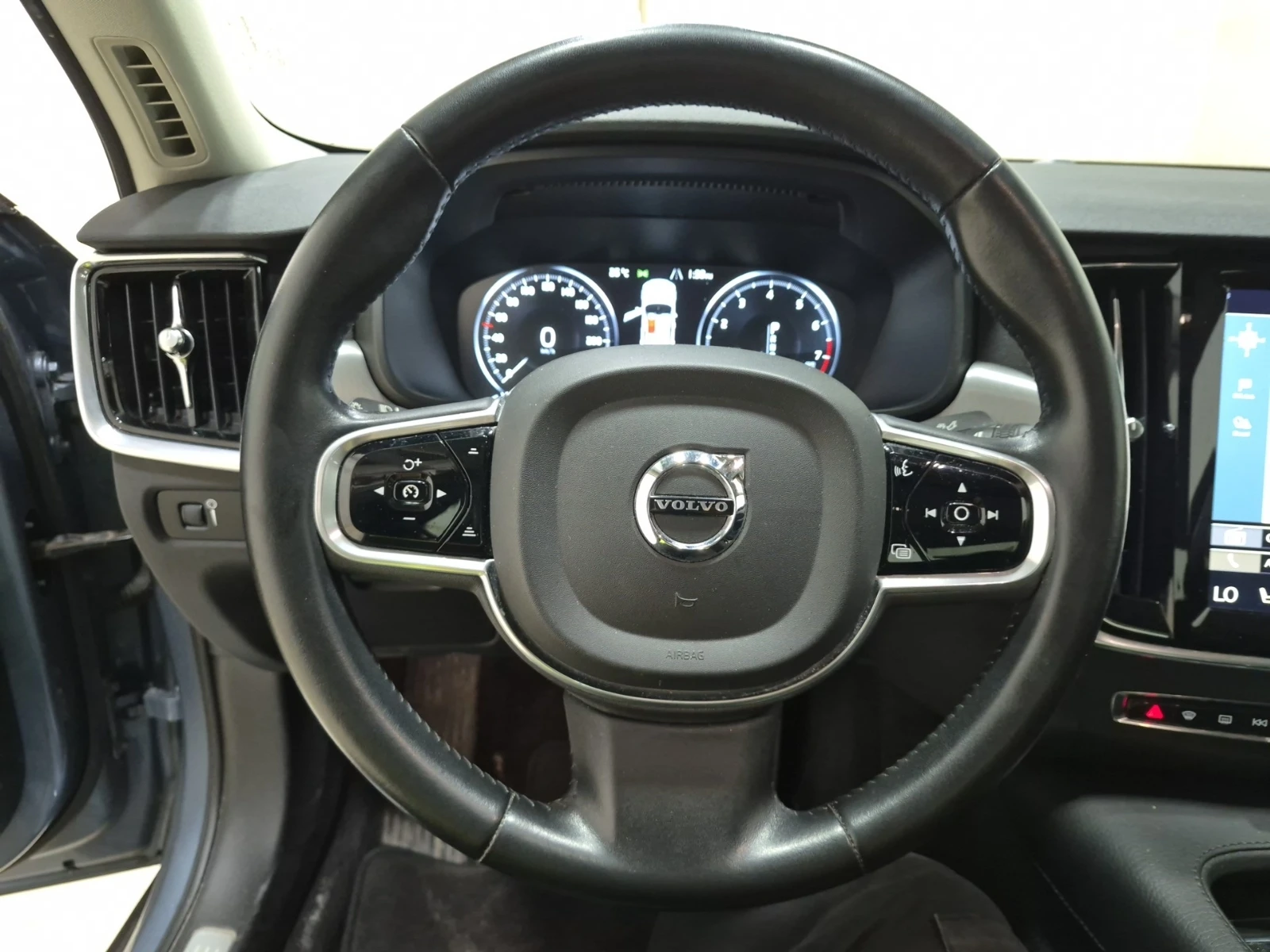 Volvo S90 T6 MOMENTUM, снимка 10 - Автомобили и джипове - 55010011