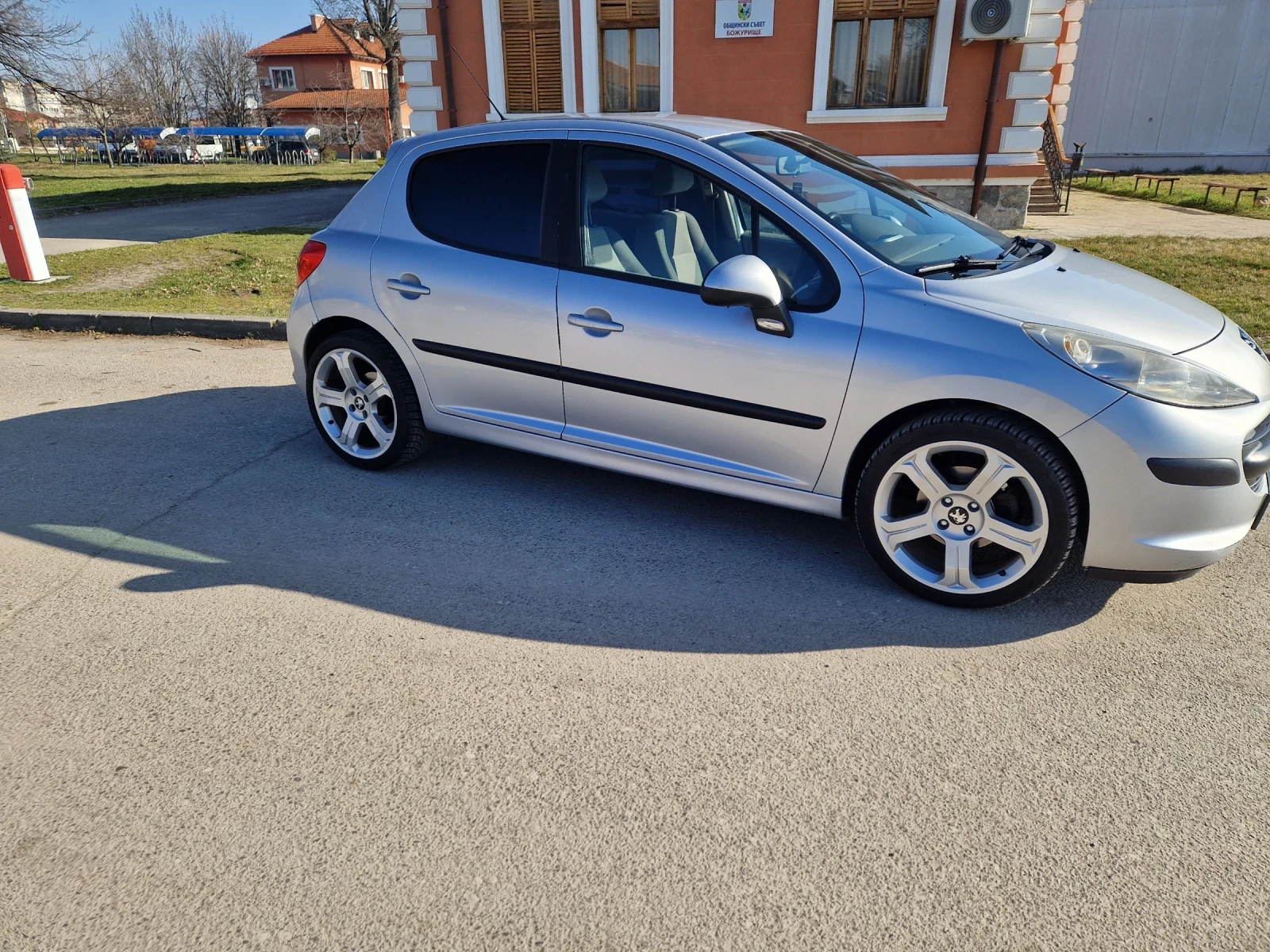 Peugeot 207 1.6 HDI, снимка 8 - Автомобили и джипове - 55144677